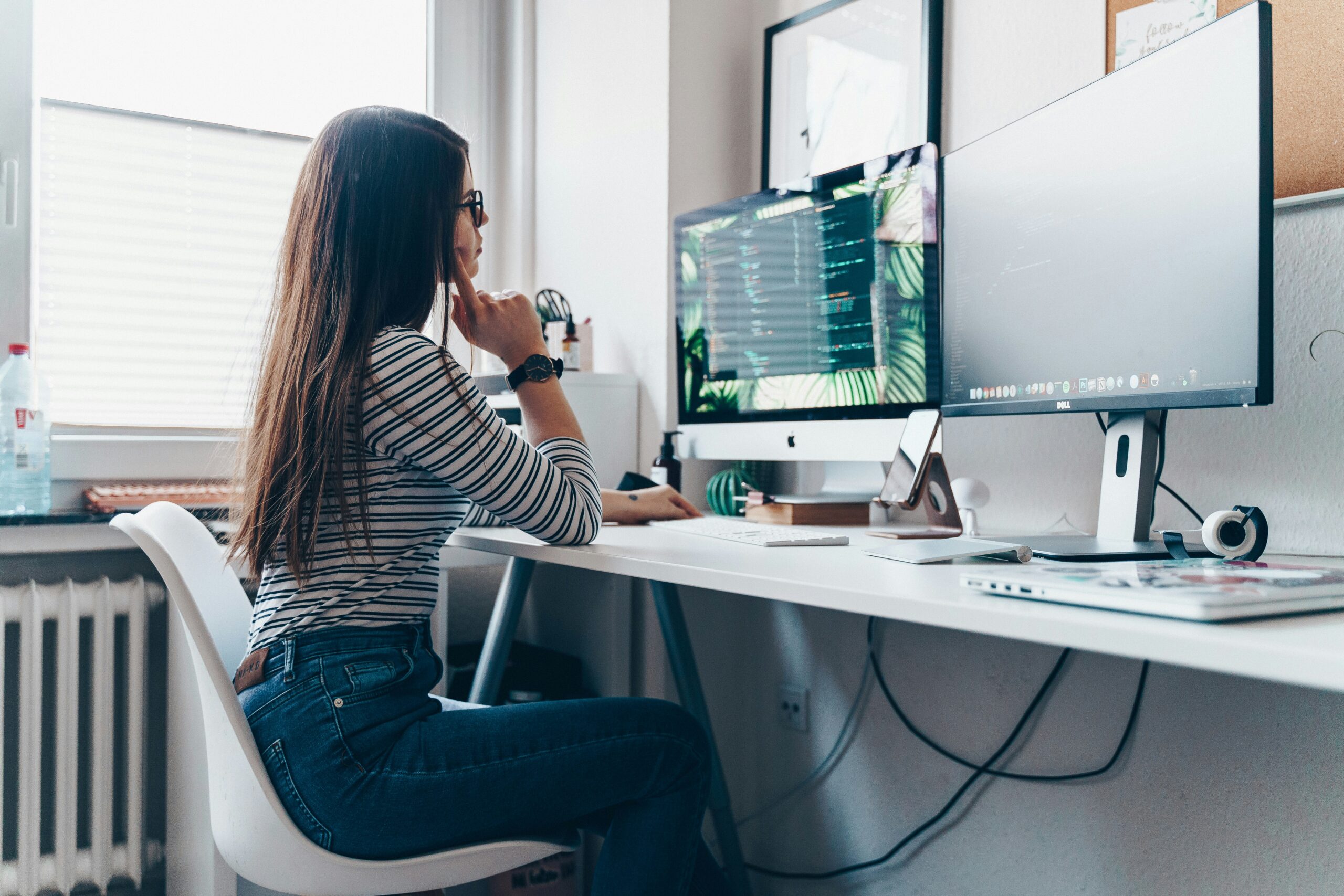 Remote Jobs vs Freelancing: Which Is Better in 2026?